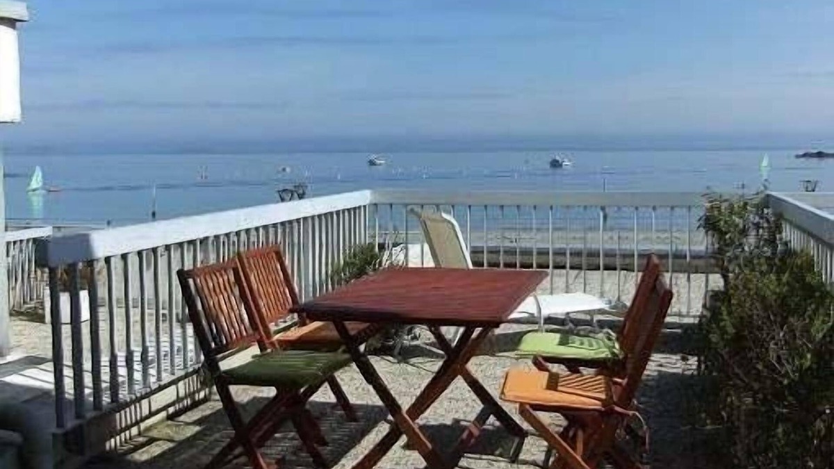 Perros-Guirec Apartment | Apartment with terrace facing the 7 islands, up to 4 people