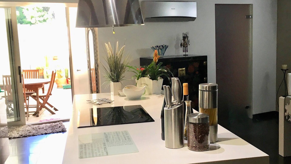 El Pilar Apartment | Apartment with Terrace 2 steps from the Central Market Official License VT-42444-V2