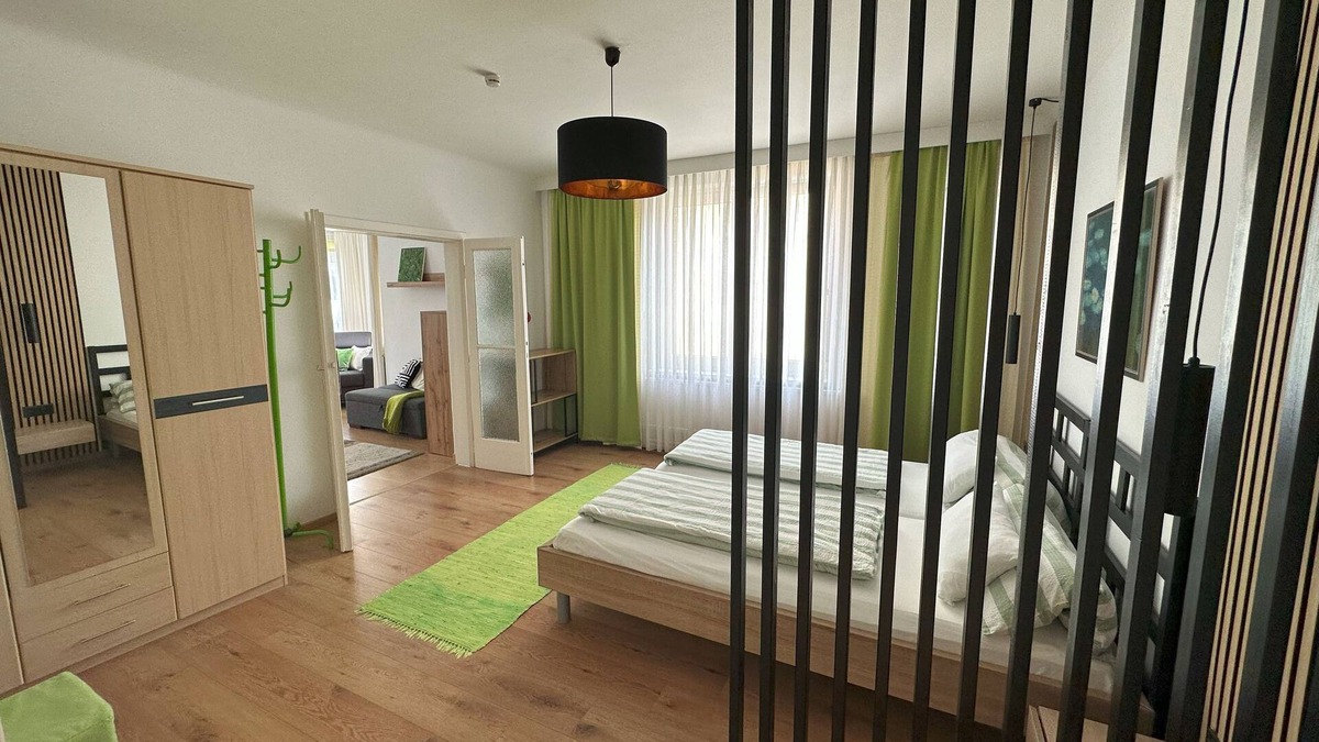 Hutteldorf Apartment | Apartment with veranda, children welcome, free parking, garden