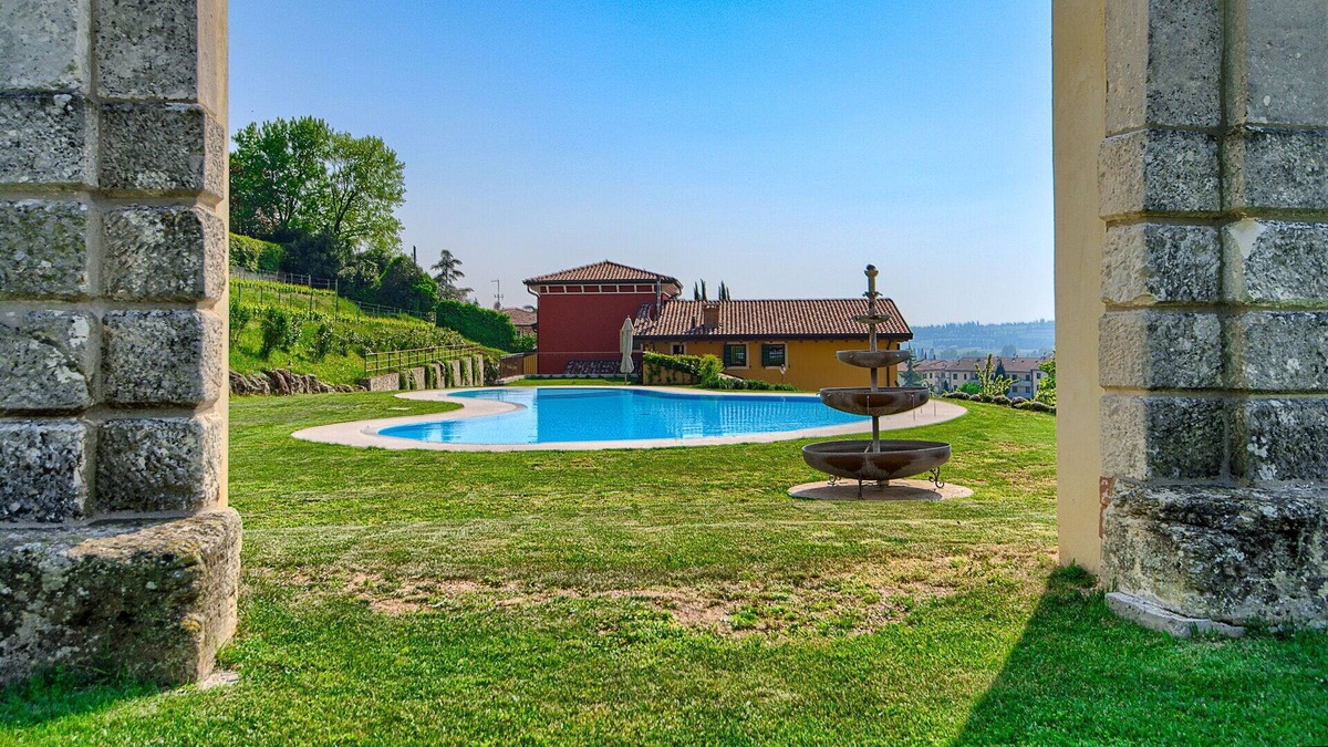 Pedemonte Other | Apartment with WIFI, hot tub, A/C, private pool, TV, patio, panoramic view, parking, close to Verona