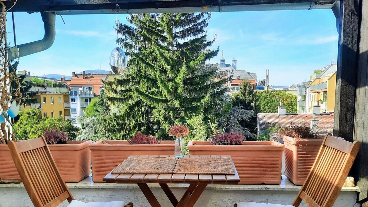 Grinzing Apartment | Apartment 'Wohnen In Wien' with Private Terrace and Wi-Fi
