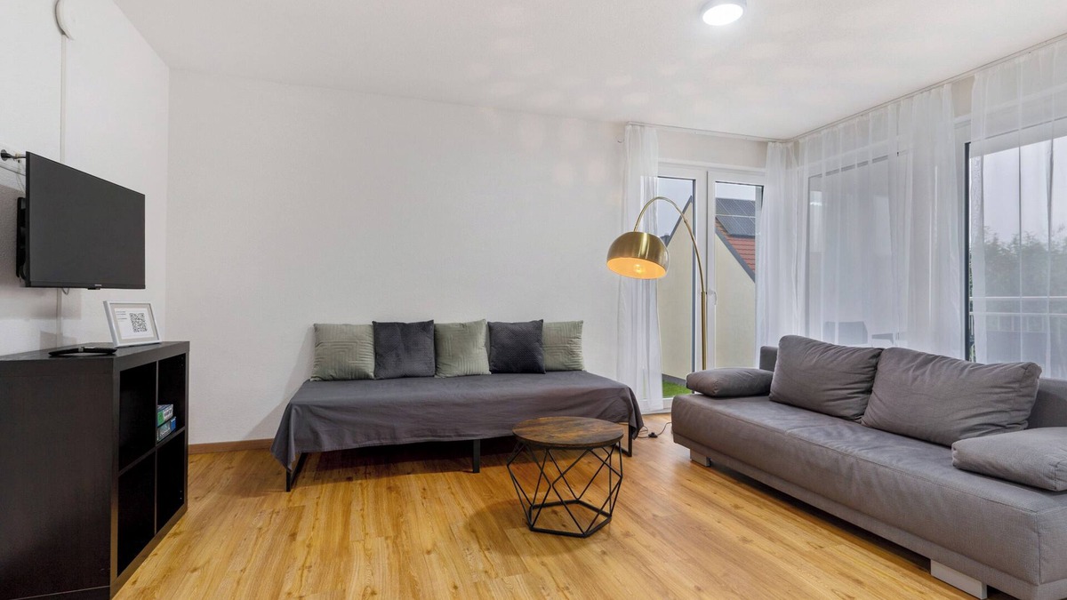 Rheinhausen Apartment | Apartment 'Wohnung 3' with Balcony and Wi-Fi
