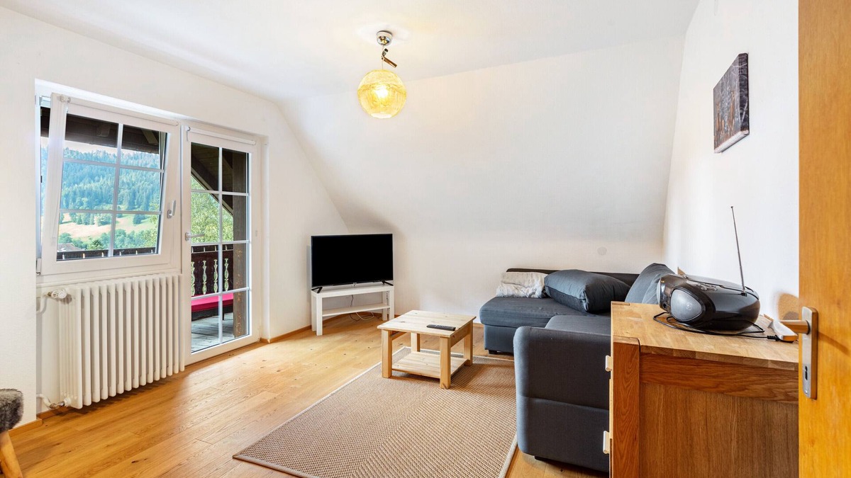 St. Blasien Apartment | Apartment 'Wohnung 4 - Familiensuite Plus' with Balcony and Wi-Fi