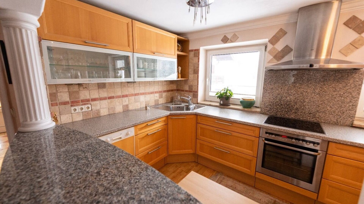 Laakirchen Apartment | Apartment 'Wohnung Am Stadtrand' with Private Terrace, Balcony and Wi-Fi