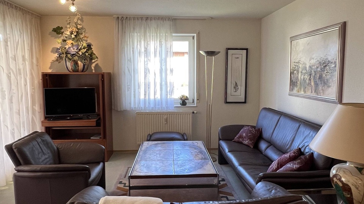 Langenargen Apartment | Apartment 'Wohnung Sonnenblume' with Balcony and Wi-Fi