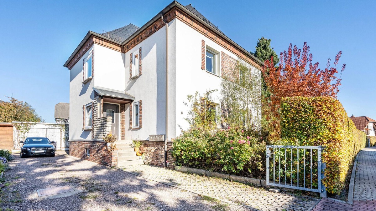 Lugau Apartment | Apartment 'Yvette's Ferienwohnung' with Shared Garden and Wi-Fi