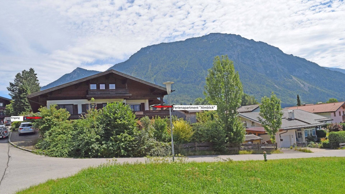 Sankt Valentin Apartment | Apartment Zirbelstube 50 sqm, 1 bedroom, 1 living room, terrace, WLAN, max 4 p