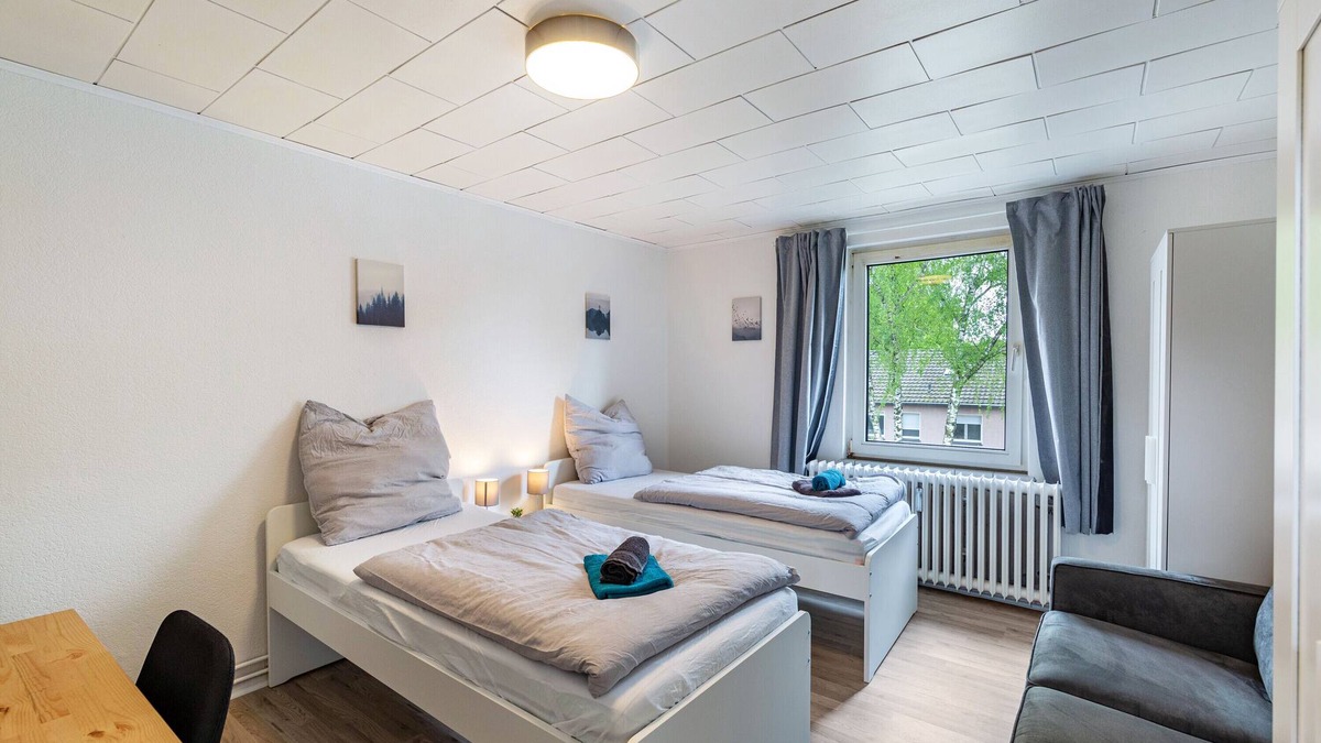 Blumenviertel Apartment | Apartment 'Zuhause Für Die Entdeckergruppe' with Wi-Fi