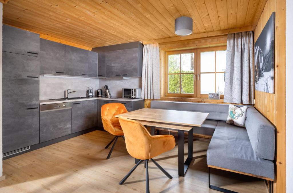 Wald am Arlberg Apartment | Apartmenthaus Matri by Pferd auf Wolke