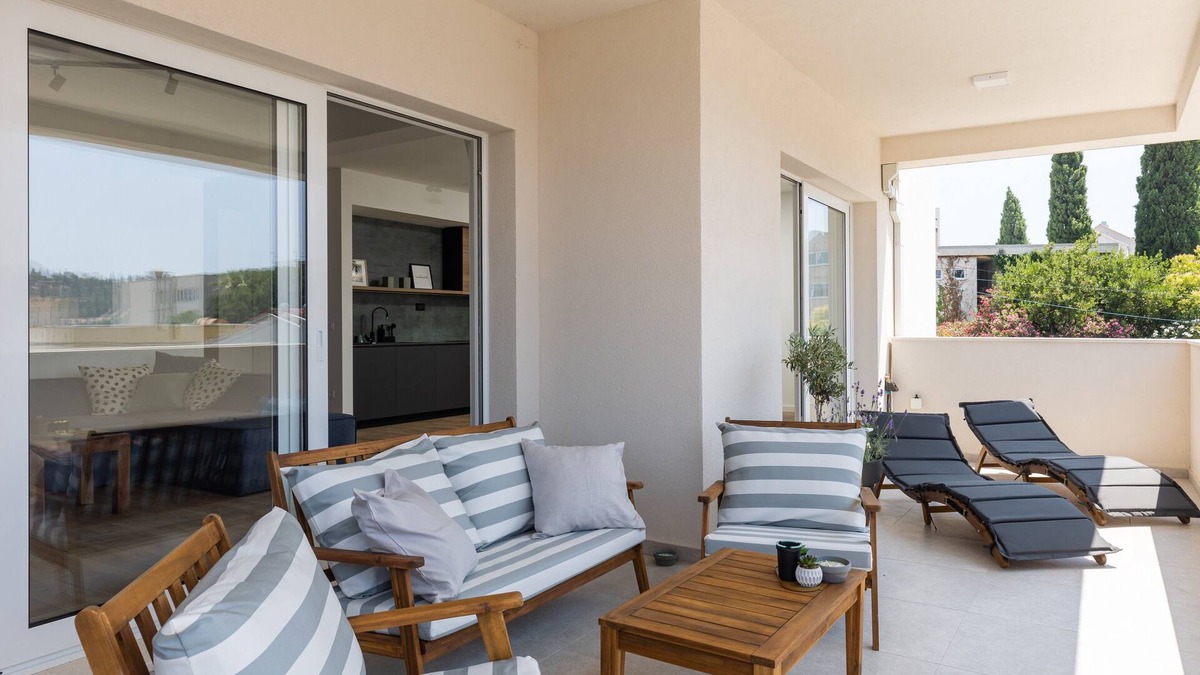 Gruz Apartment | Apartments aMare - Three Bedroom Apartment with Balcony and Sea View