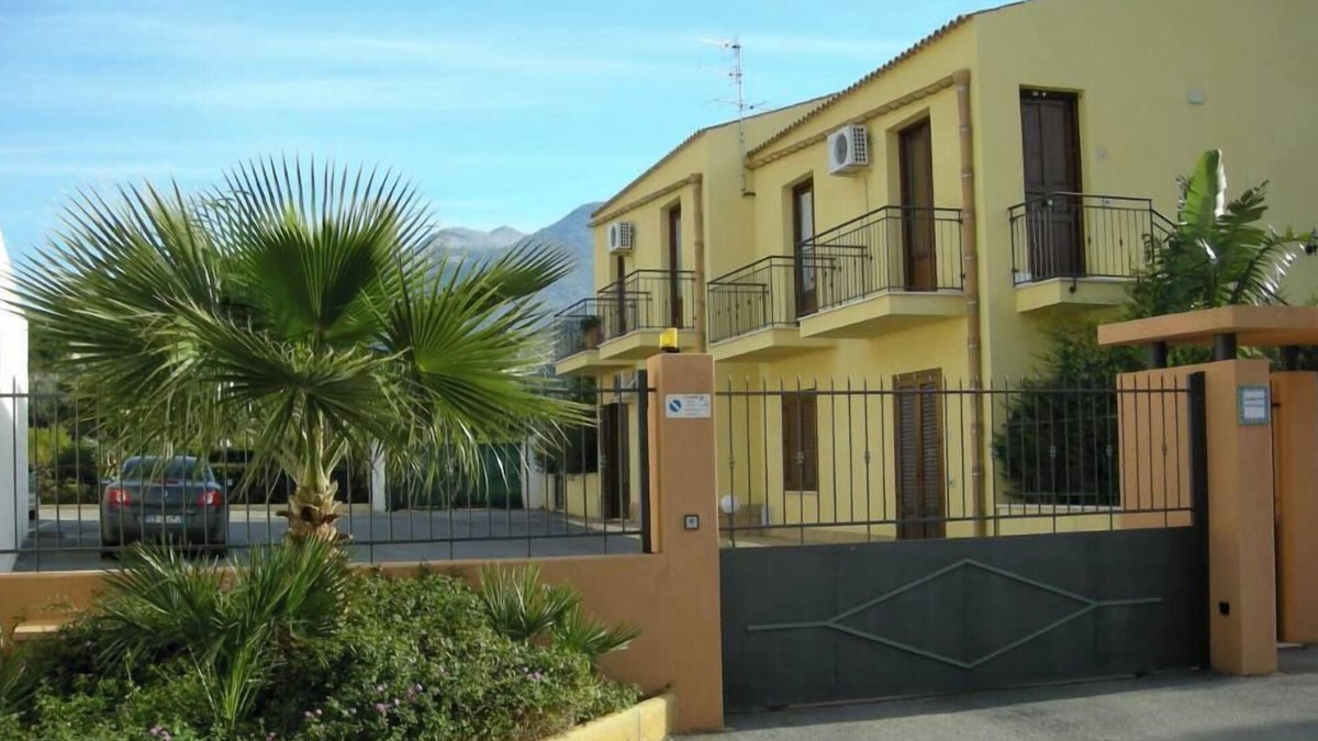 Castelluzzo Apartment | apartments/flats - 3 rooms - 4/6 persons