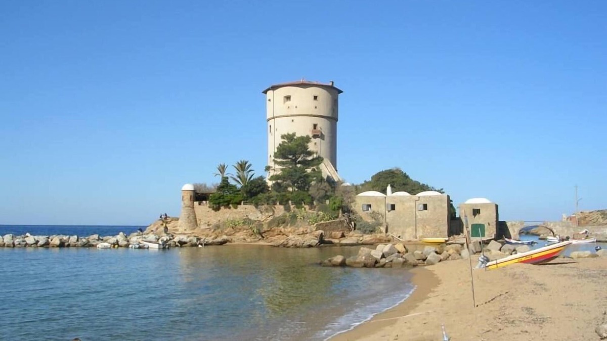 Giglio Campese House | Apartments in ancient tower on the sea
