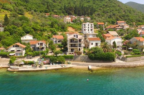 Lepetane Apartment | Apartments MaXhit
