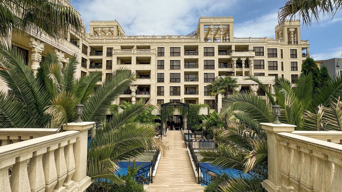 Golden Sands Apartment | Apartments pool view in Golden Sands