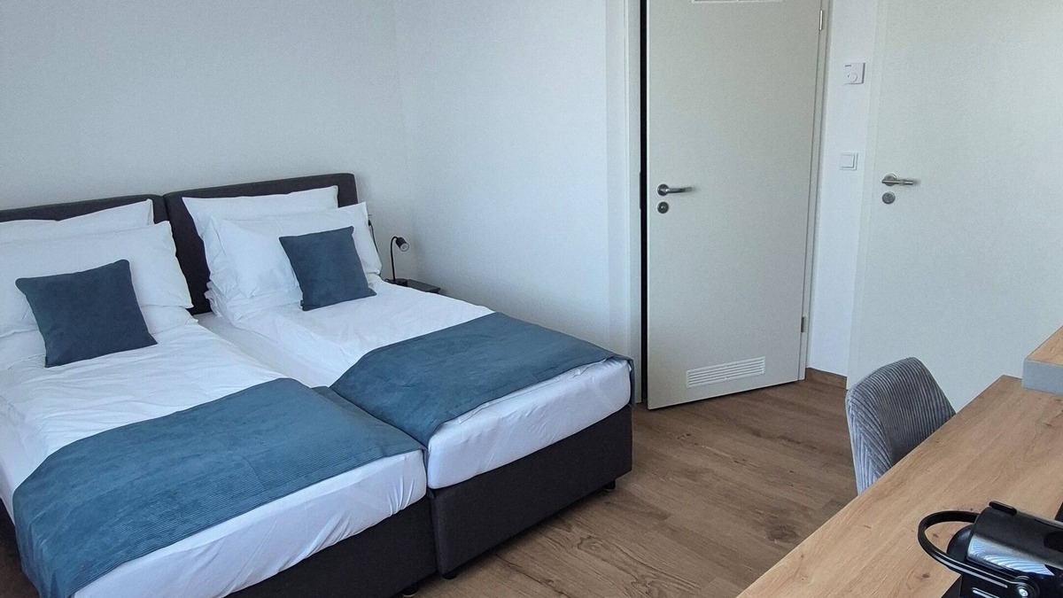 Sondelfingen Apartment | Apartments Seibel double/twin room with bathroom