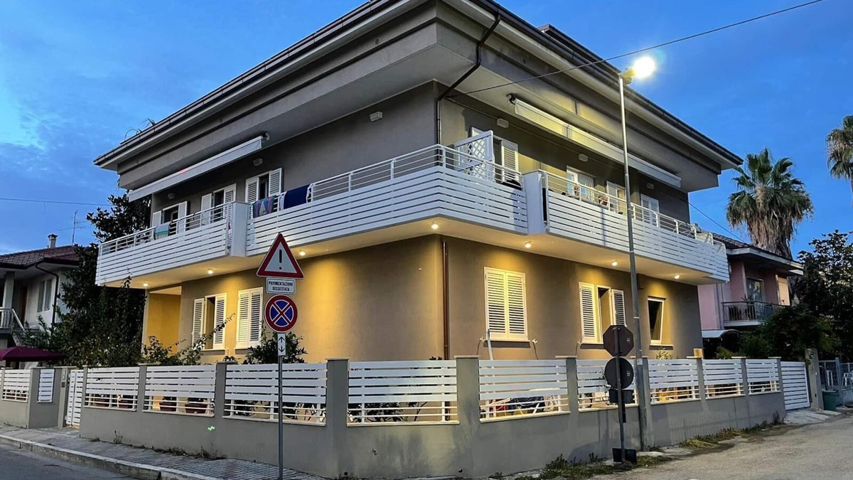 Martinsicuro Apartment | Apartments with garden 70 mt from the sea with free Beach service