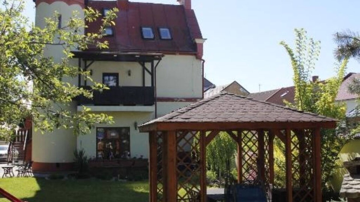 Poprad-Velka Apartment | Apartments Zámoček Staré časy : Superior Two-Bedroom Apartment with Balcony