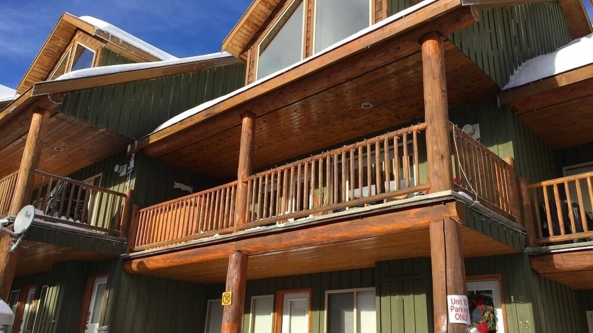 Okanagan-Similkameen Ski Chalet | Apex FAMILY, TEAM or WORK Retreat - Apex Mountain Resort near Penticton, BC