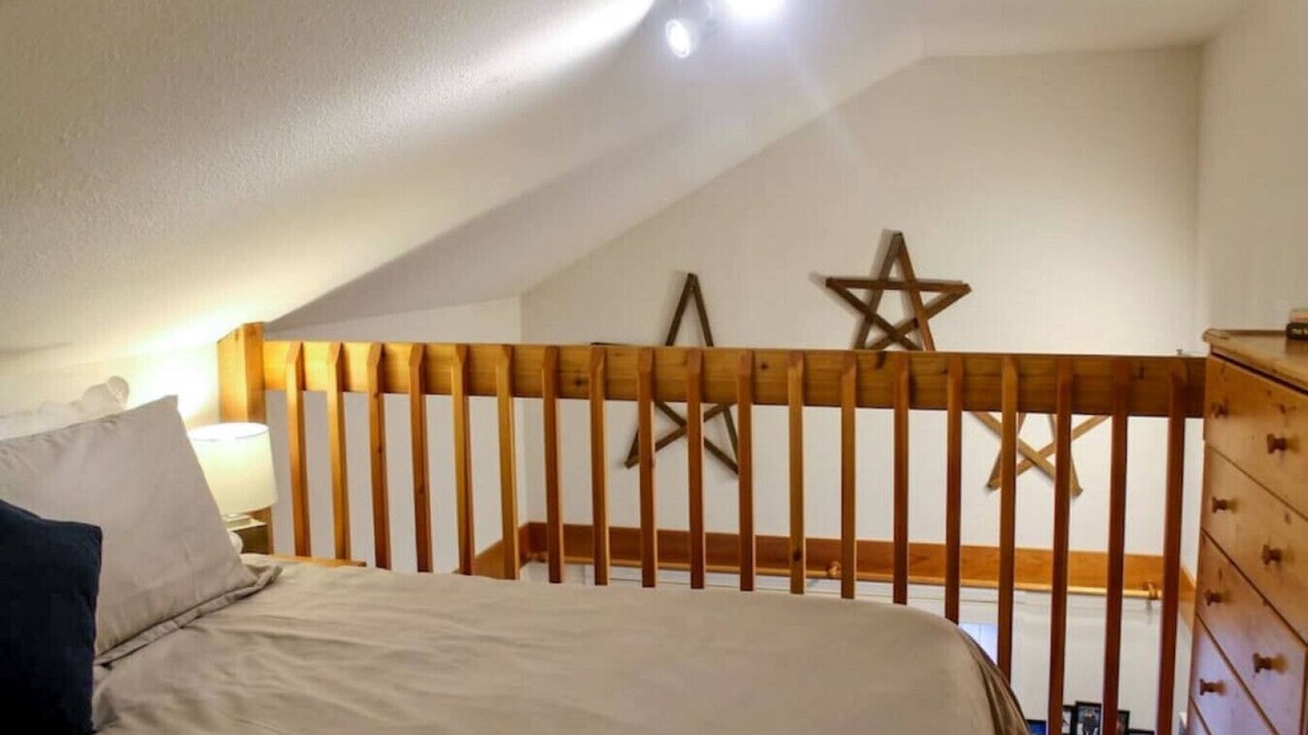 Okanagan-Similkameen Apartment | Apex Mountain ~ The Snuggle Inn ~ Cozy Apartment