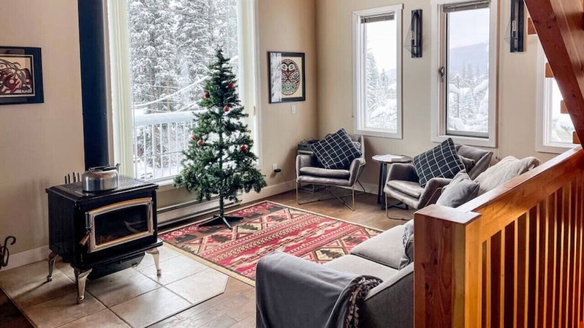 Okanagan-Similkameen Ski Chalet | Apex Mountain ~ Bluebird Lodge ~ A Peaceful Escape