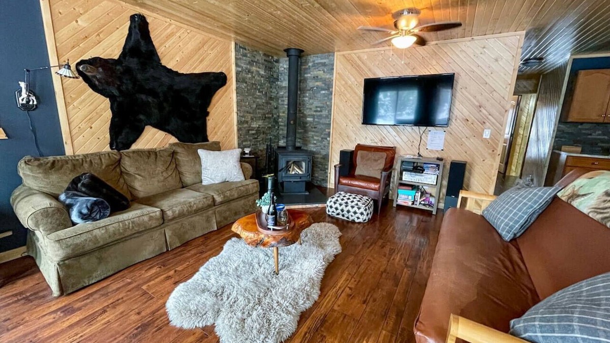 Okanagan-Similkameen Ski Chalet | Apex Mountain ~ Mountain Air Retreat ~ Cozy Chalet