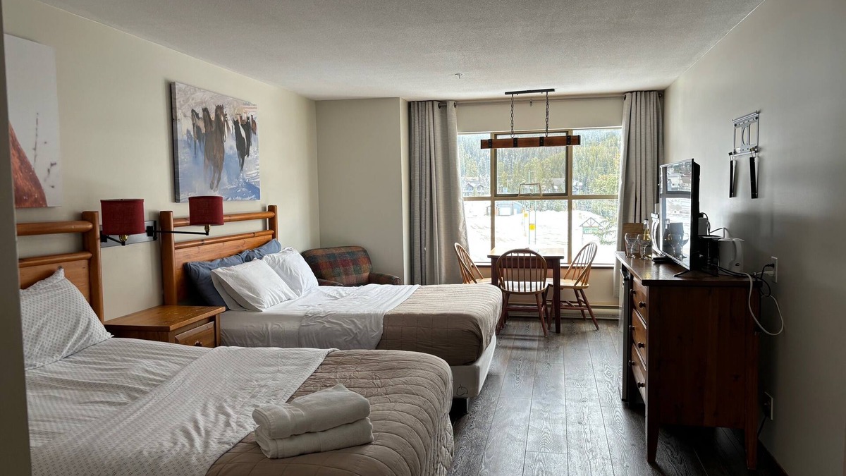 Okanagan-Similkameen Apartment | APEX SKI IN/SKI OUT Crazy Horse