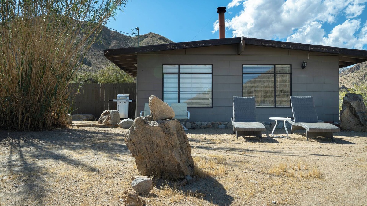 Morongo Valley House | Aphrodite Cottage-Seclusion & Stargazing at 25acres gated private Hidden Passage