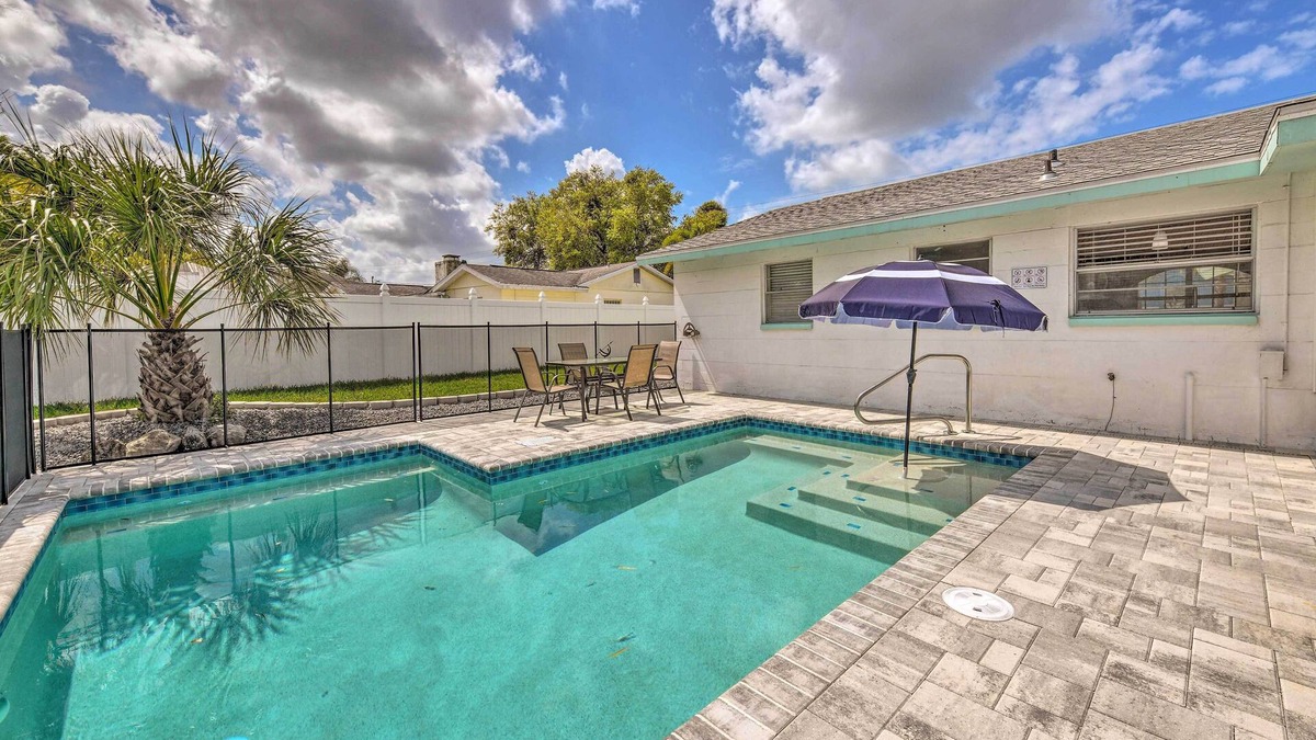 Apollo Beach House | Apollo Beach Gem w/Pool: 'The Flamingo House'