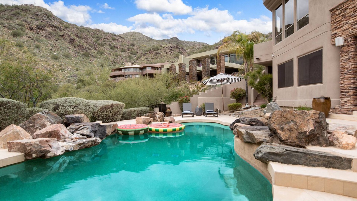 Tatum Canyon Villa | Apollo by AvantStay | 6BR Private Desert Oasis with Pool, Hot Tub & Movie Room