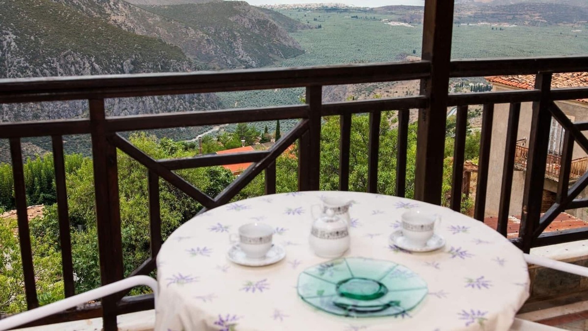Delfoi House | Apollon Stone Villa in Delphi with Stunning View