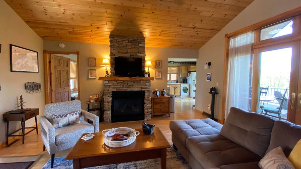 Bayfield House | Apostle Pines #4 @ Apostle Highlands Golf Course