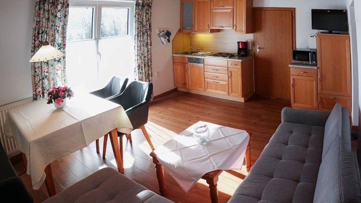 Faistenau Bed & Breakfast | App. 3 - Apartments Alpenblick