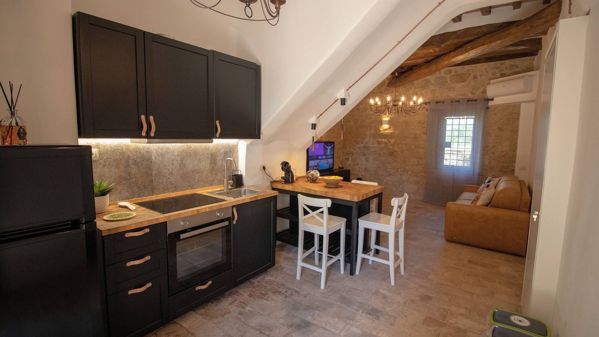 Solfagnano Apartment | App. Pietrachiara "Oleander" - Spacious accommodation nestled in the Umbrian countryside