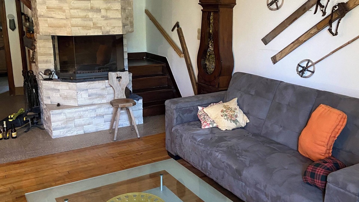 Saint-Martin-de-Queyrieres Apartment | Appartement Duplex de 2 Chambres Pour 6 Personnes