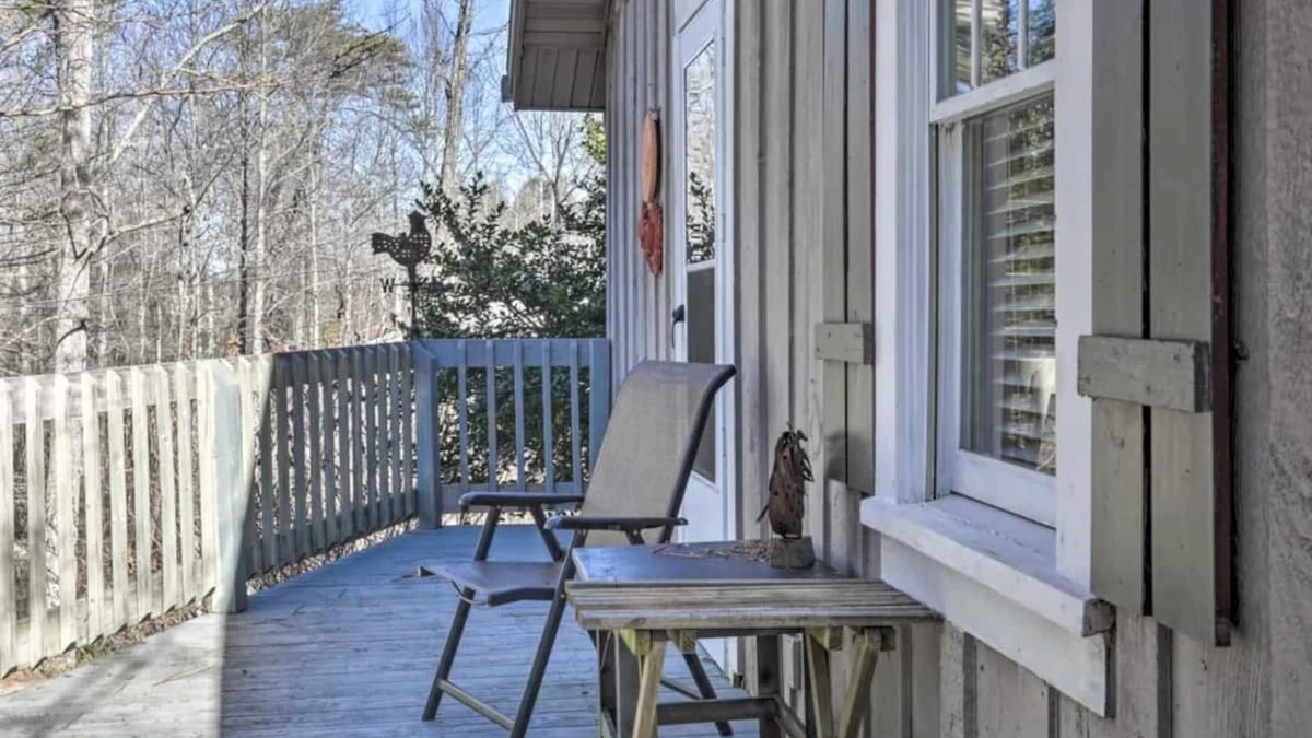 Blue Ridge Cottage | Appalachian Cottage near downtown McCaysville, GA