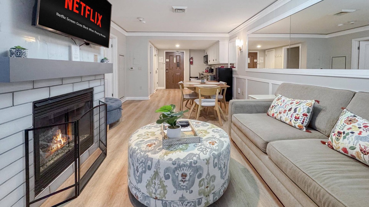 Vernon Condo | Appalachian @ Mtn Creek Pool Hot Tubs Sauna Gym Deck Mtn Front #342