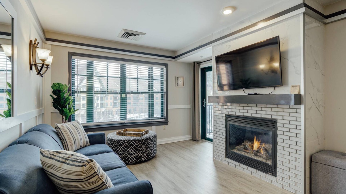 Vernon Condo | Appalachian @ Mtn Creek Pool Hot Tubs Sauna Gym Deck Mtn Front #340