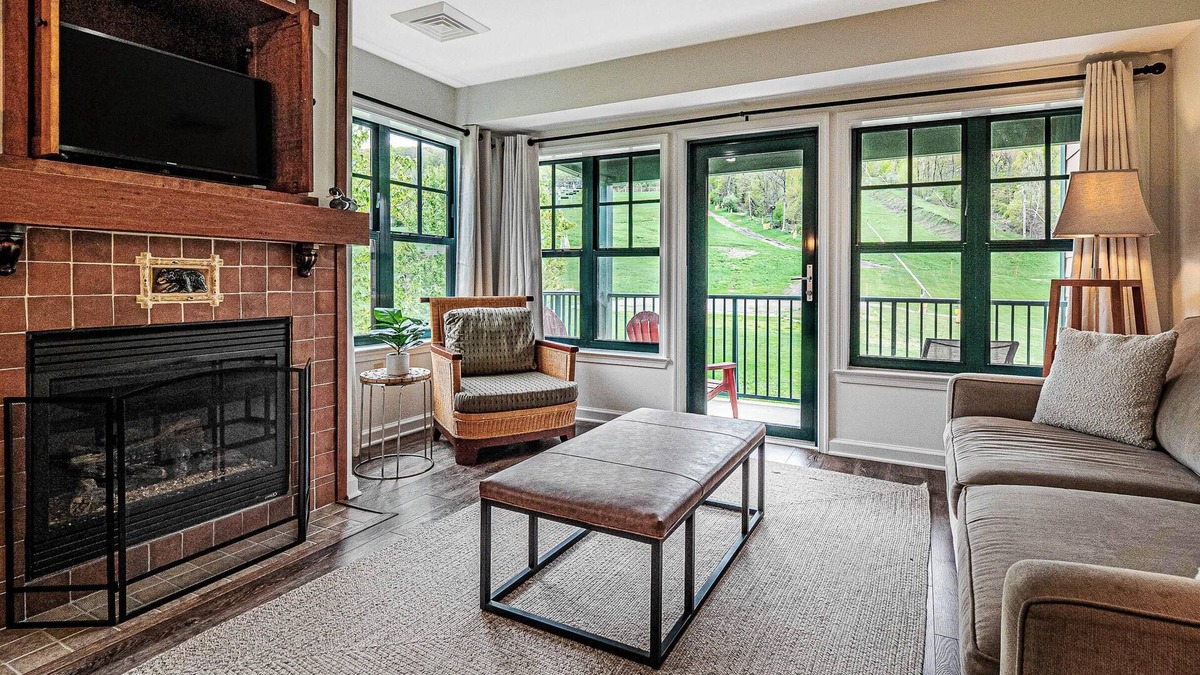 Vernon Condo | Appalachian @ Mtn Creek Pool Hot Tubs Sauna Gym Deck Mtn Front#246/248