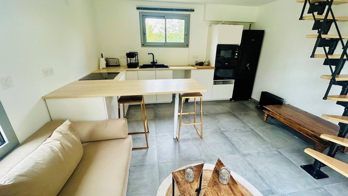 Fabregues Apartment | Apparently duplex with garden and parking