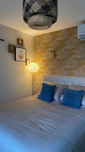 Saint-Amand-les-Eaux Apartment | Appart équipé 2 personnes