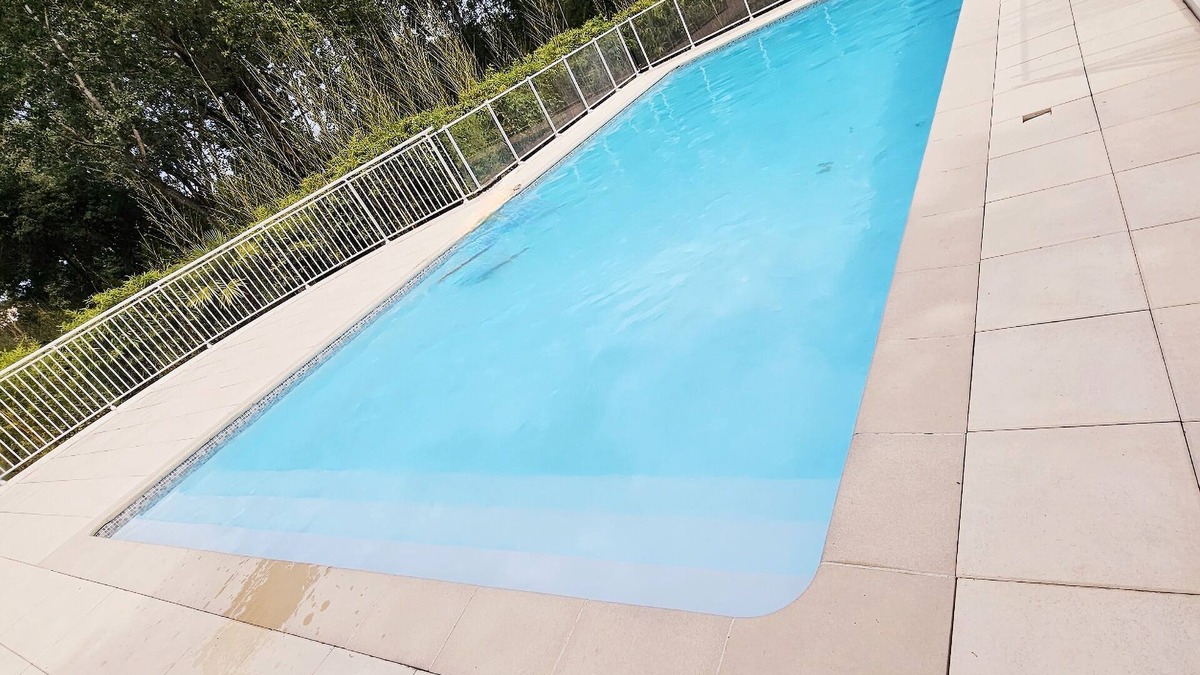 Pegomas Apartment | Appart 2 Chambres Piscine Jardin