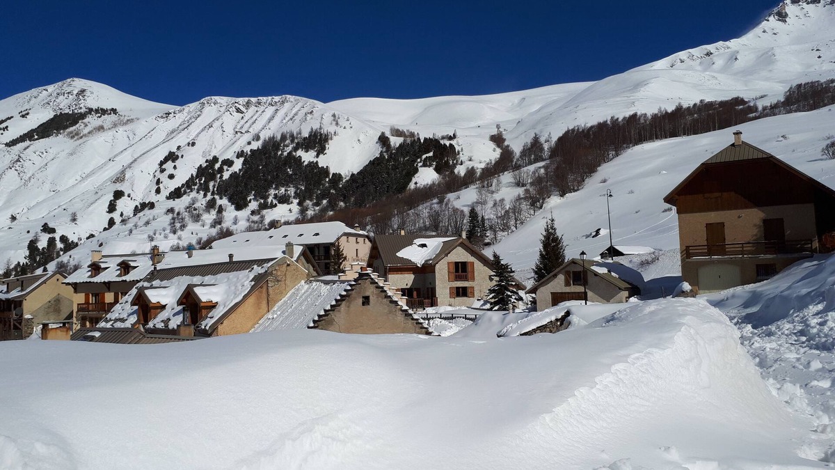 Villar-d'Arene Apartment | Appart 20 in a mountain village: nature and relaxation in Meije country