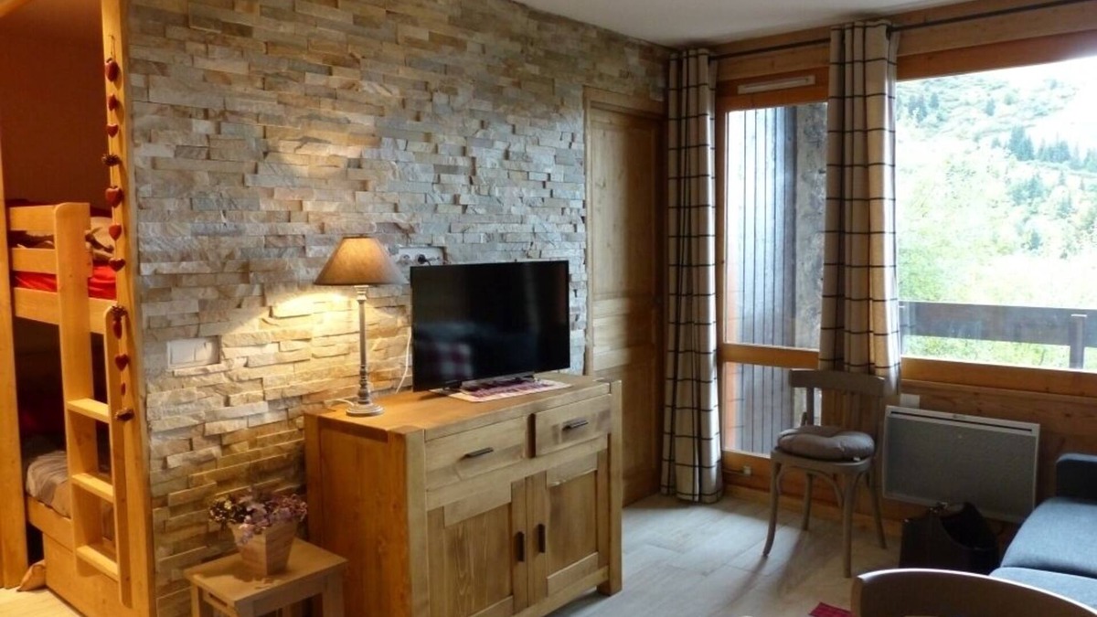 Meribel-Mottaret Apartment | Appart. 2p comfortable - at the foot of the slopes, private Pkg, Wifi, unobstructed view