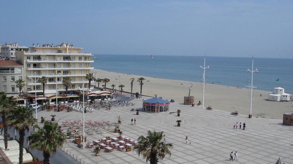 Mediterranee Apartment | Appart 4 pers, beautiful sea view, central square, direct access to the beach