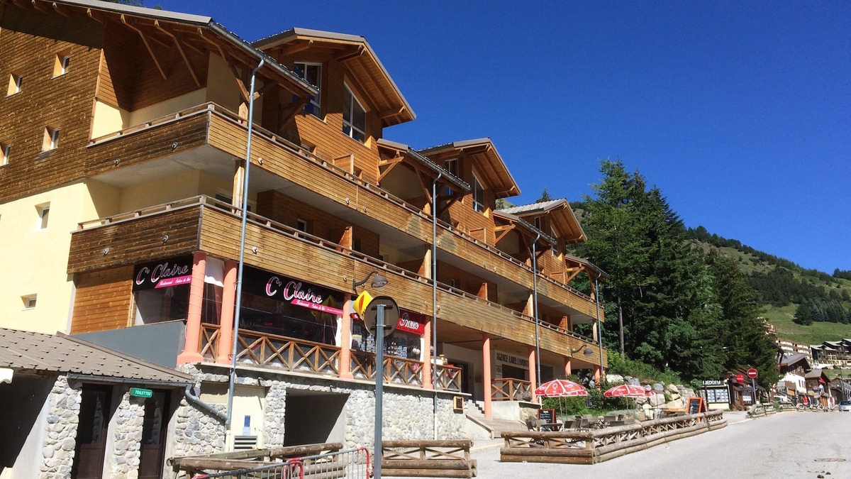 Allos Condo | Appart authentique | 50m de la navette
