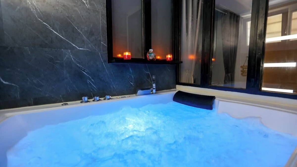 Cognac Apartment | Appart' Cocooning & Balnéo double - Cognac Centre
