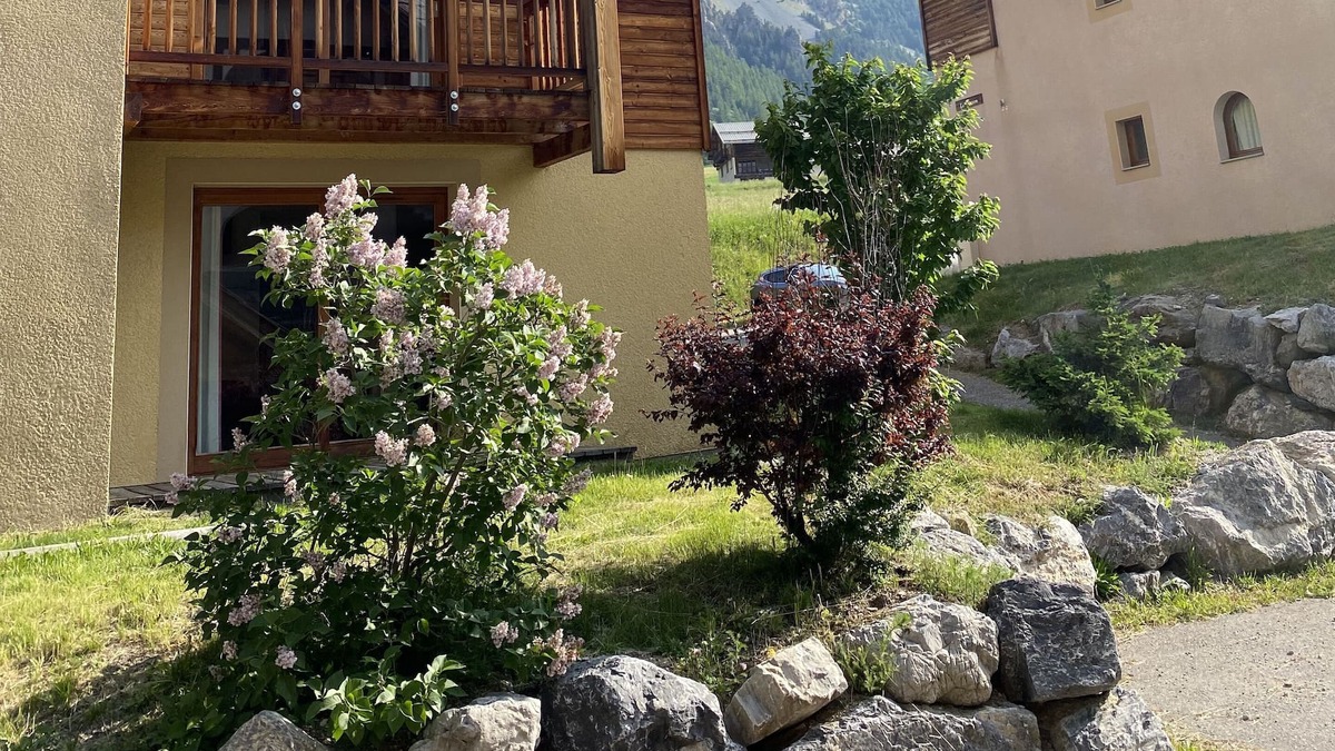 Arvieux Apartment | Appart cosy & rénové: Izoard/pied pistes/départs rando/animal bienvenu