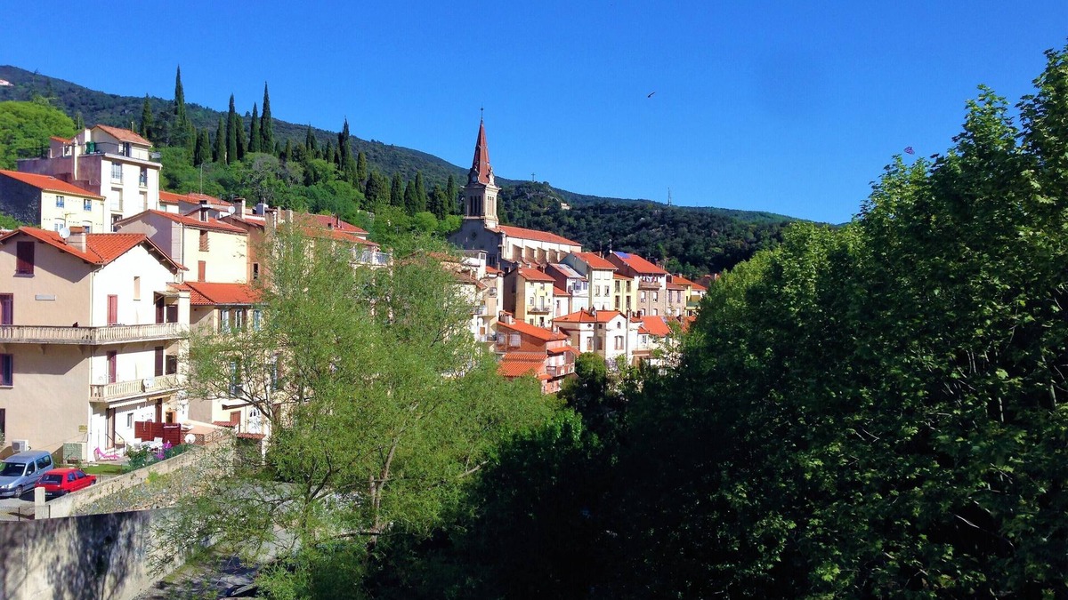 Amelie-les-Bains-Palalda Apartment | APPARTEMENT F3 IMPECCABLE PLEIN SOLEIL, DANS AMELIE LES BAINS CENTER VILLAGE
