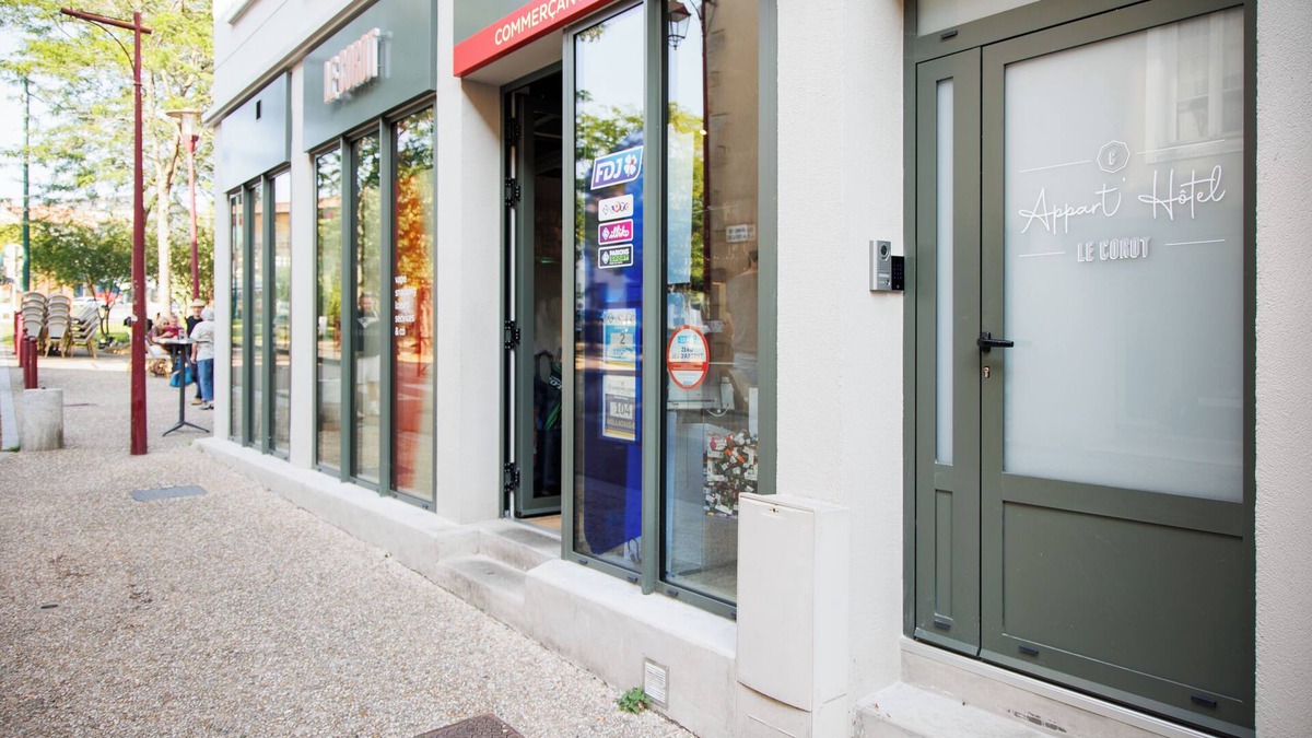 Saint-Junien Apartment | Appart'hôtel Le Corot - Accès Autonome