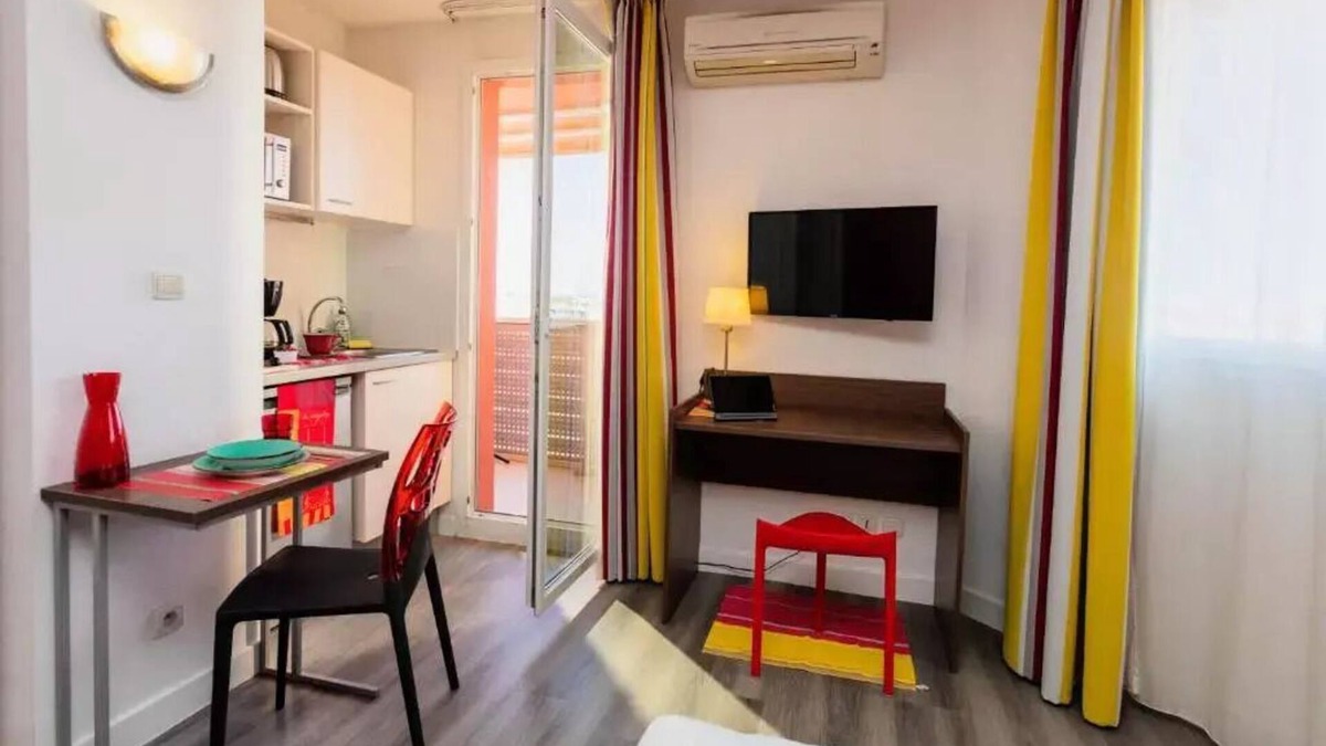 Clemenceau Apartment | Appart'Hotel Sea & Golf City Perpignan Center* - Comfort Double Studio 1 or 2 people Balcony